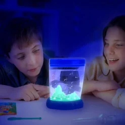 Aqua Dragons i farveskiftende akvarium med LED lys