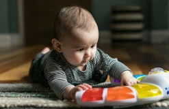 Baby Einstein - Opdagelsespanel m. lys og lyd