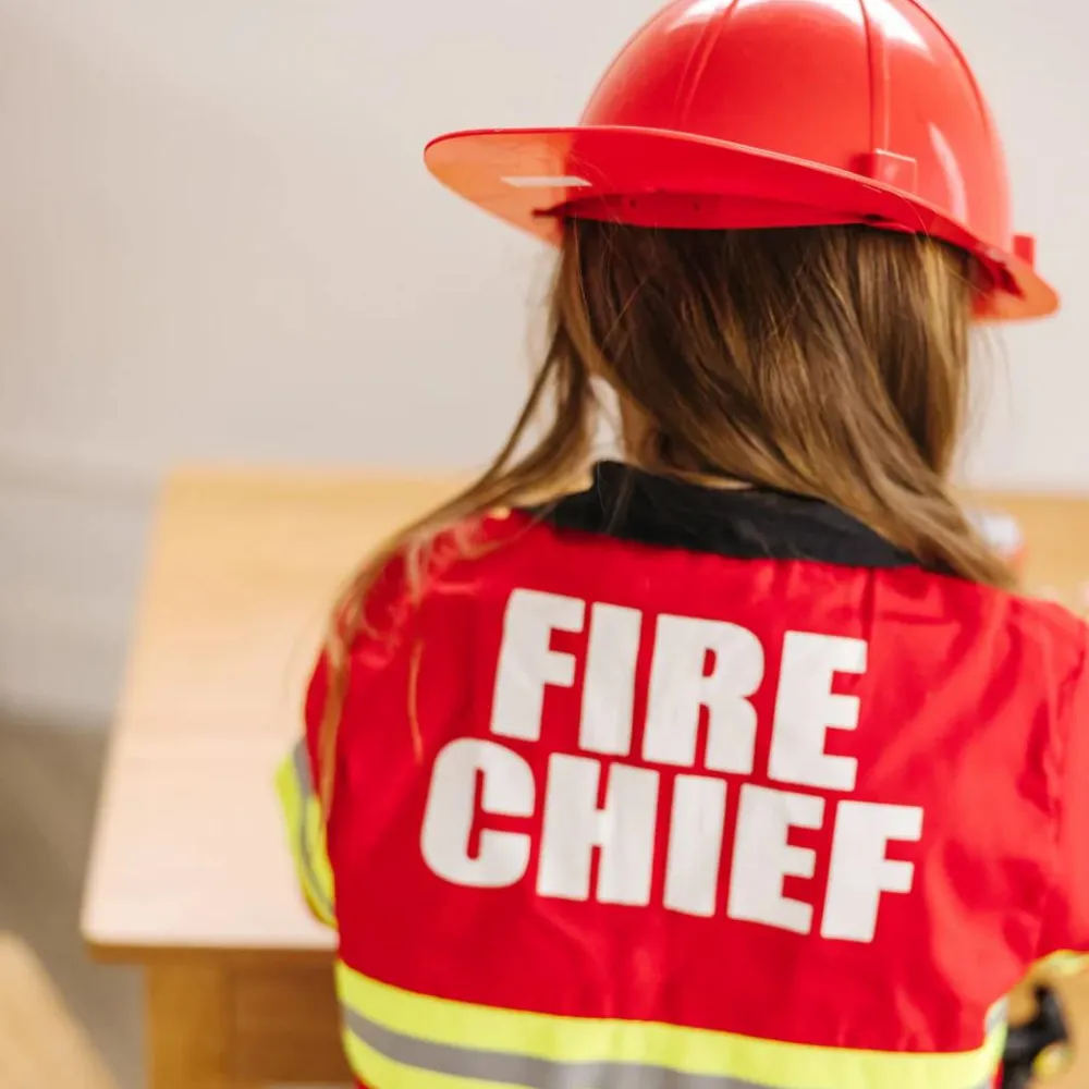 Sale Melissa & Doug Brandmandssæt inkl. hjelm, str. 3-6 år