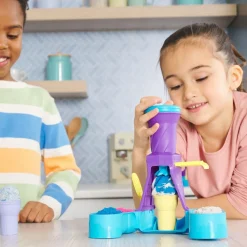 Kinetic Sand ® - Soft Serve Station