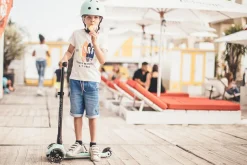 Clearance Scoot & Ride Løbehjul - Highwaykick 3 m. LED, Kiwi