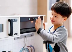 Sale Hape Legekøkken med mikroovn, lys og lyd