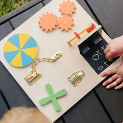 Låse- og sansebræt