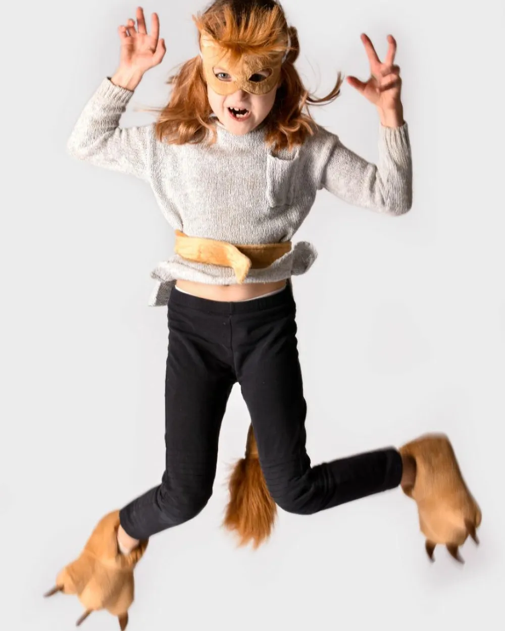 New Den Goda Fen Løvepoter-, hale- og maske, str. 30-34