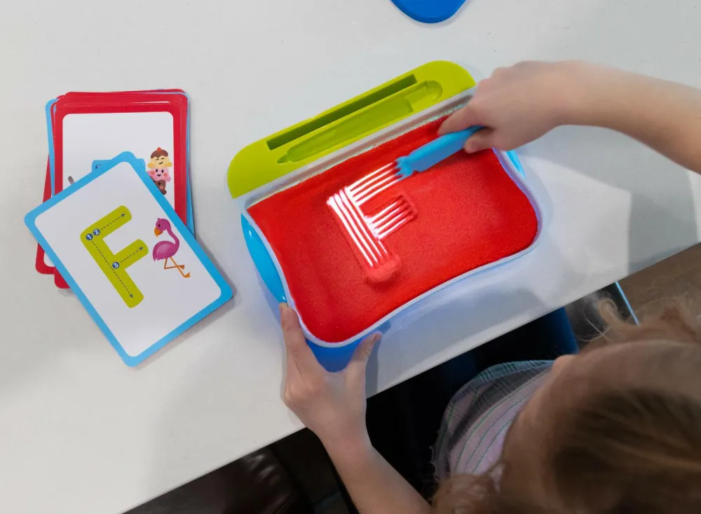 Hot Learning Resources Lystavle - Lær at skrive tal og bogstaver (A-Z)