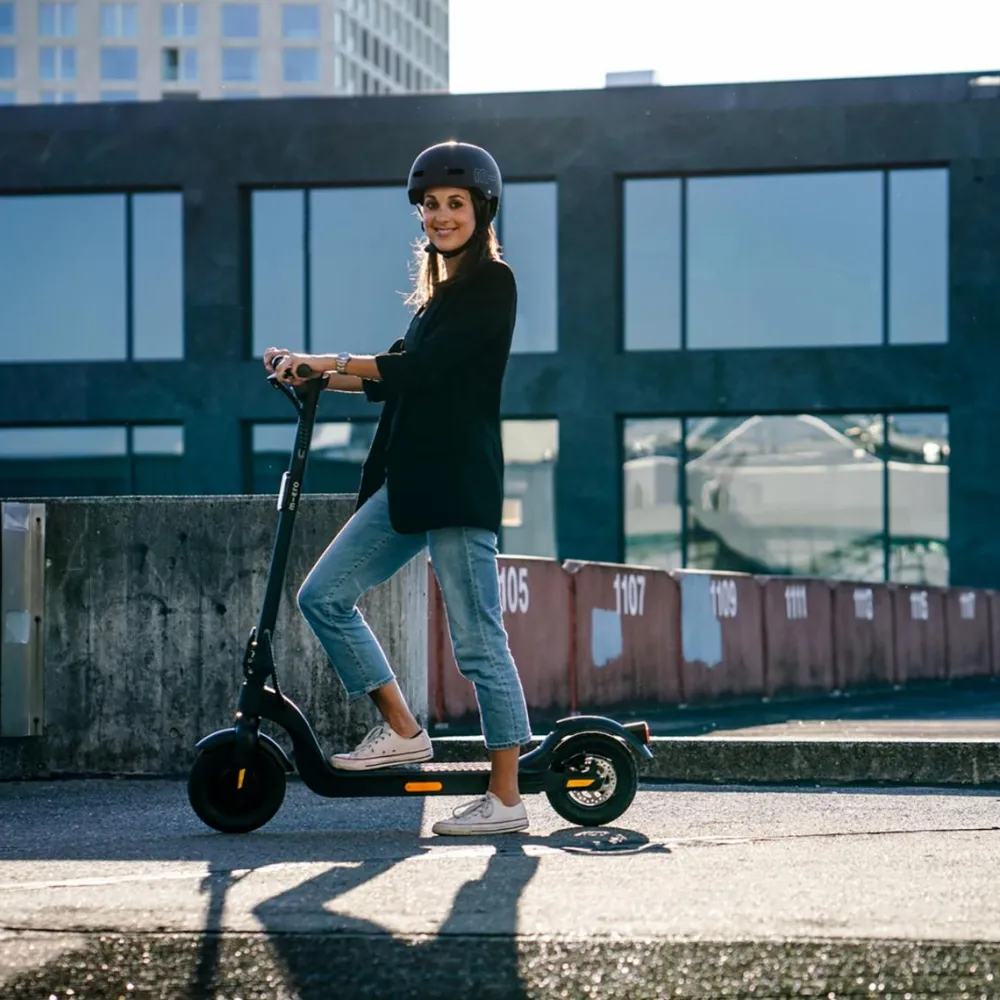 Micro cykelhjelm - Sort, 58-61 cm