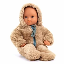 Outlet Djeco Pomea dukketøj - Køredragt