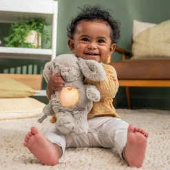 Outlet Sanse-kaninen Sylvi™ med lys og musik