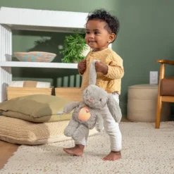 Outlet Sanse-kaninen Sylvi™ med lys og musik