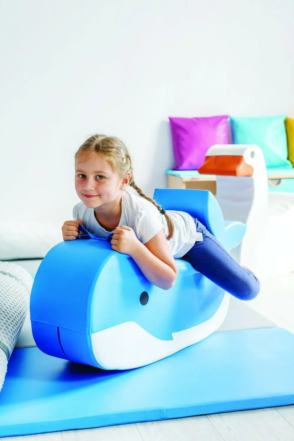 Discount Skummøbel - Rokkende Hval