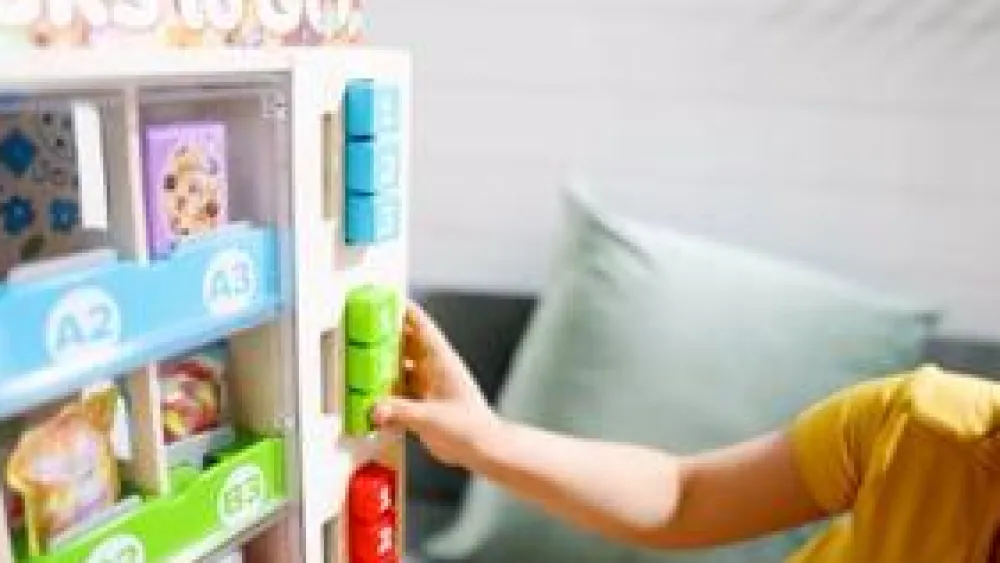 Hot Melissa & Doug Snackautomat, 16 dele